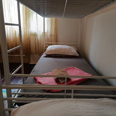 سبليت Rooms Macho Men المظهر الخارجي الصورة